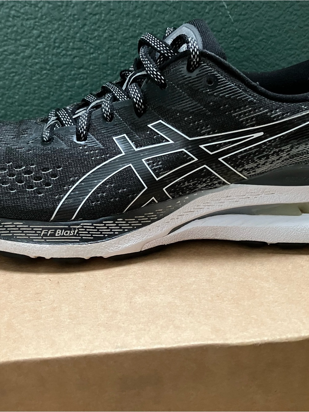 Asics Gel Kayano Black and White Women's 9.5 Athletic Running Shoes - Picture 8 of 11